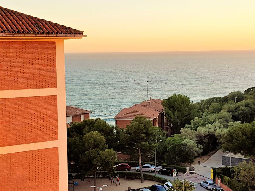 Helena Seaview & Beach-Apartment Montgat Exterior photo